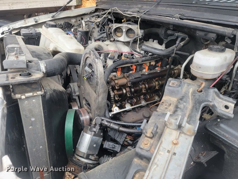 image for item MH9650 2001 Ford F450 Super Duty  bucket truck