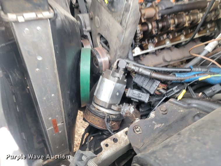 image for item MH9650 2001 Ford F450 Super Duty  bucket truck