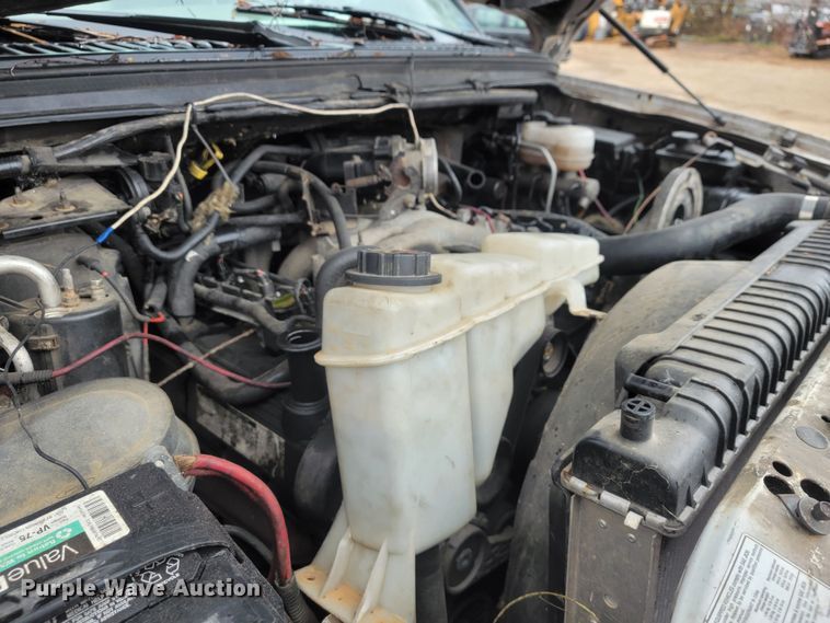 image for item MH9650 2001 Ford F450 Super Duty  bucket truck