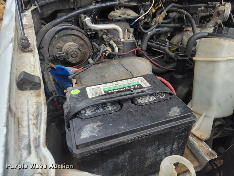 image for item MH9650 2001 Ford F450 Super Duty  bucket truck