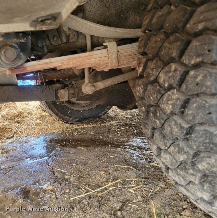 image for item MH9650 2001 Ford F450 Super Duty  bucket truck