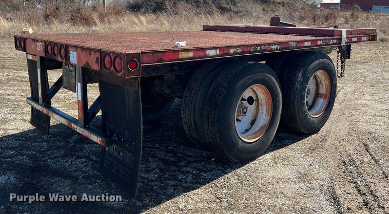 image for item MM9146 2003 Great Lakes  flatbed trailer