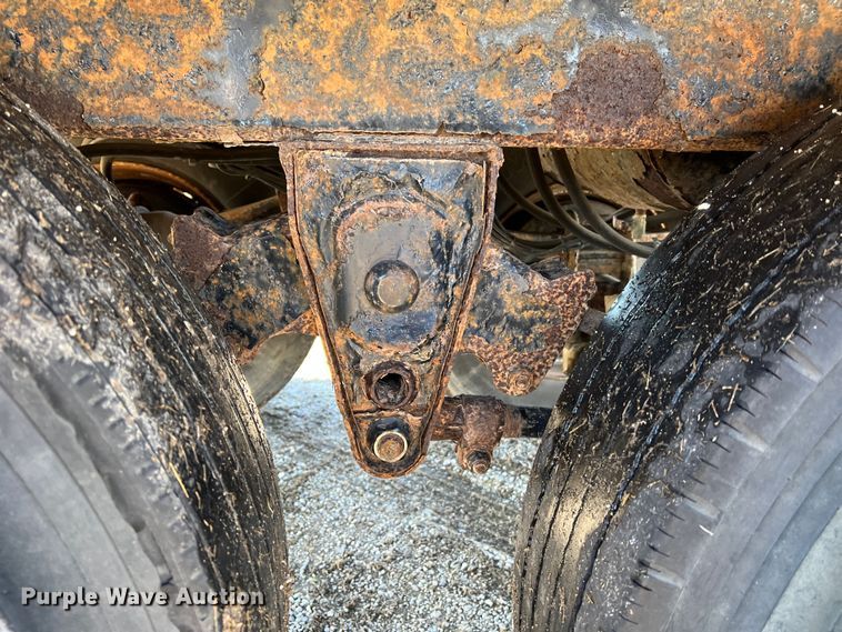 image for item MM9146 2003 Great Lakes  flatbed trailer