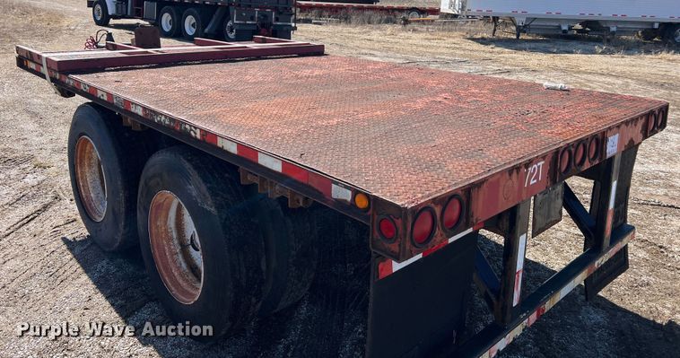 image for item MM9146 2003 Great Lakes  flatbed trailer