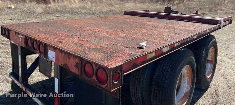 image for item MM9146 2003 Great Lakes  flatbed trailer