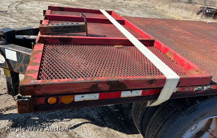 image for item MM9146 2003 Great Lakes  flatbed trailer