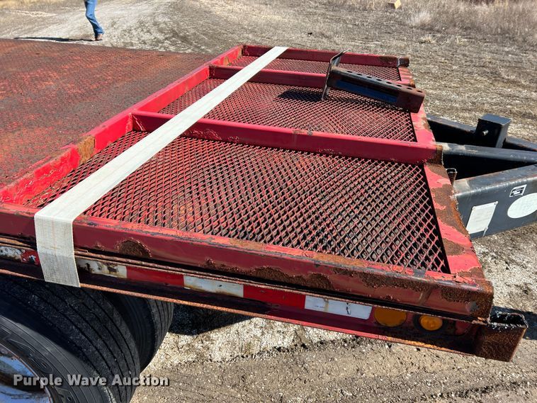 image for item MM9146 2003 Great Lakes  flatbed trailer