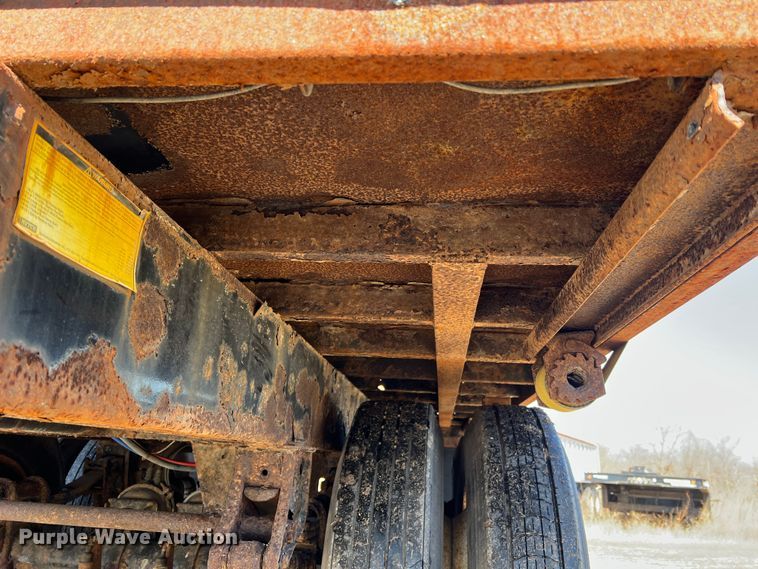 image for item MM9146 2003 Great Lakes  flatbed trailer