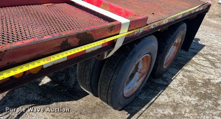 image for item MM9146 2003 Great Lakes  flatbed trailer