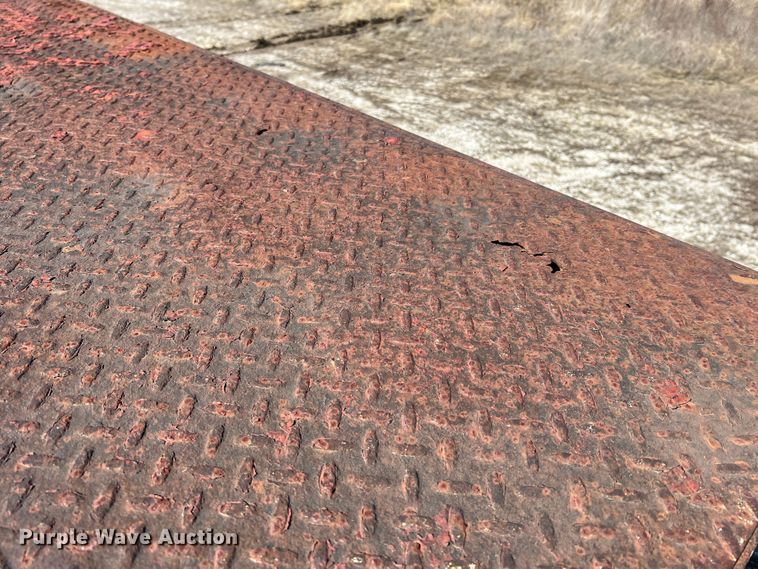 image for item MM9146 2003 Great Lakes  flatbed trailer