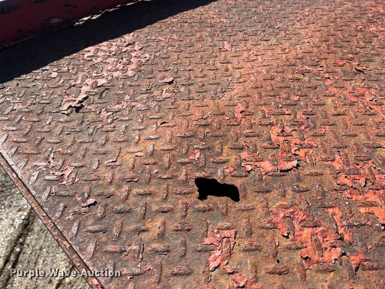 image for item MM9146 2003 Great Lakes  flatbed trailer