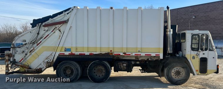 image for item MM9150 2002 Crane Carrier Low Entry  refuse truck