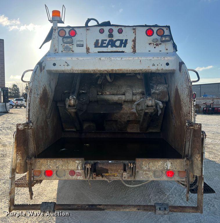 image for item MM9150 2002 Crane Carrier Low Entry  refuse truck