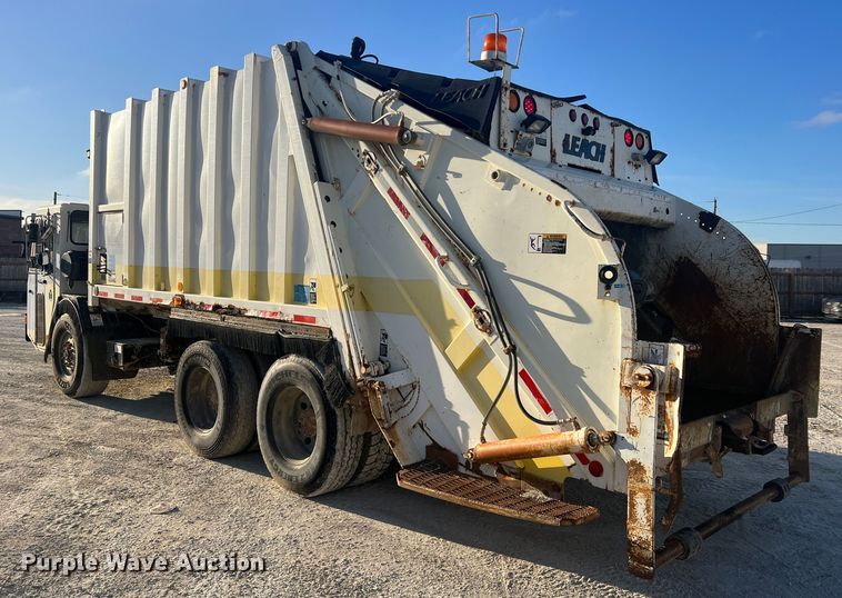 image for item MM9150 2002 Crane Carrier Low Entry  refuse truck