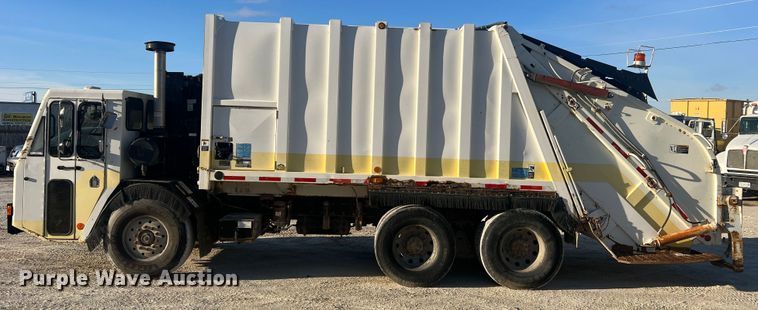 image for item MM9150 2002 Crane Carrier Low Entry  refuse truck