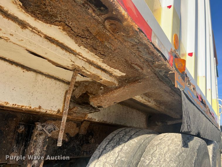 image for item MM9150 2002 Crane Carrier Low Entry  refuse truck