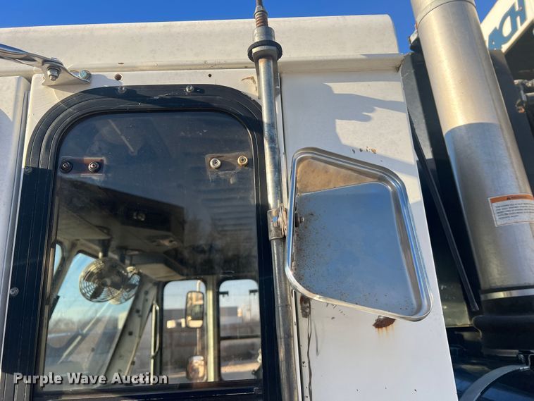 image for item MM9150 2002 Crane Carrier Low Entry  refuse truck