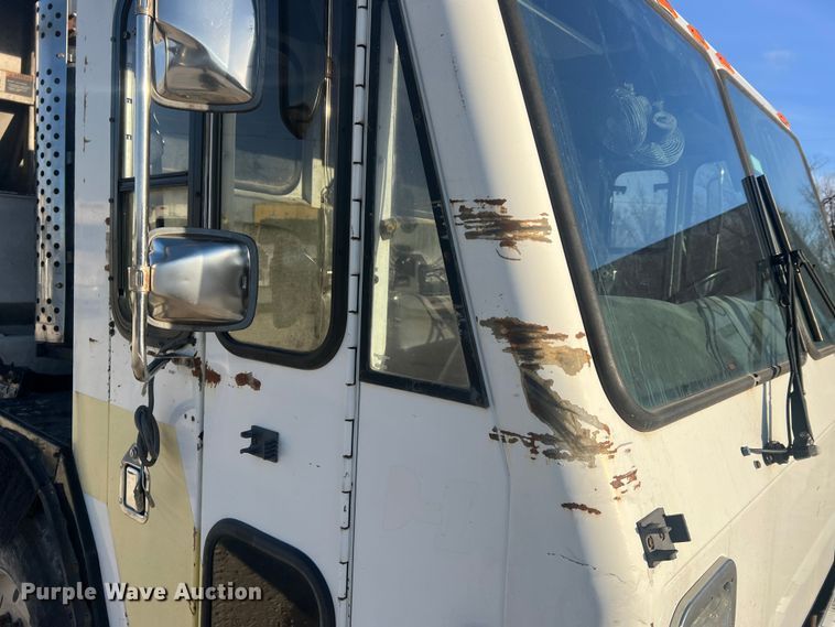 image for item MM9150 2002 Crane Carrier Low Entry  refuse truck