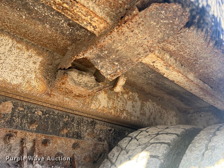 image for item MM9150 2002 Crane Carrier Low Entry  refuse truck