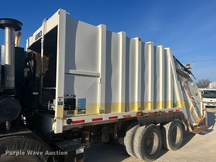 image for item MM9150 2002 Crane Carrier Low Entry  refuse truck