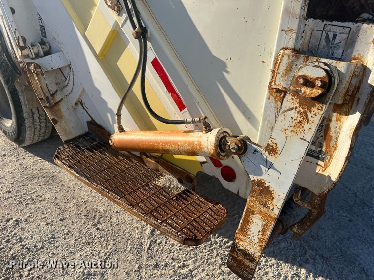 image for item MM9150 2002 Crane Carrier Low Entry  refuse truck