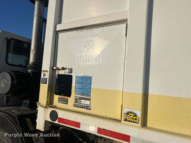 image for item MM9150 2002 Crane Carrier Low Entry  refuse truck