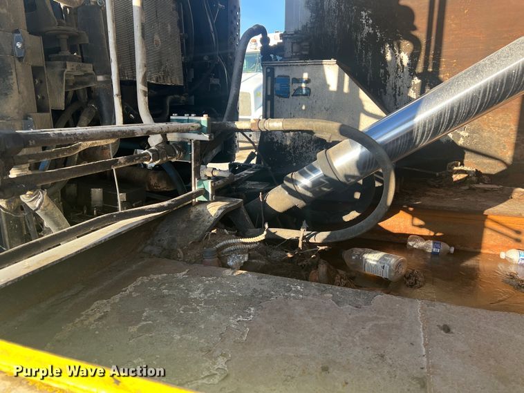 image for item MM9150 2002 Crane Carrier Low Entry  refuse truck