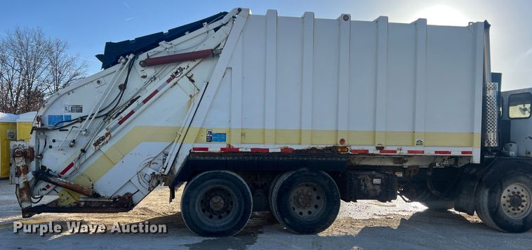 image for item MM9150 2002 Crane Carrier Low Entry  refuse truck