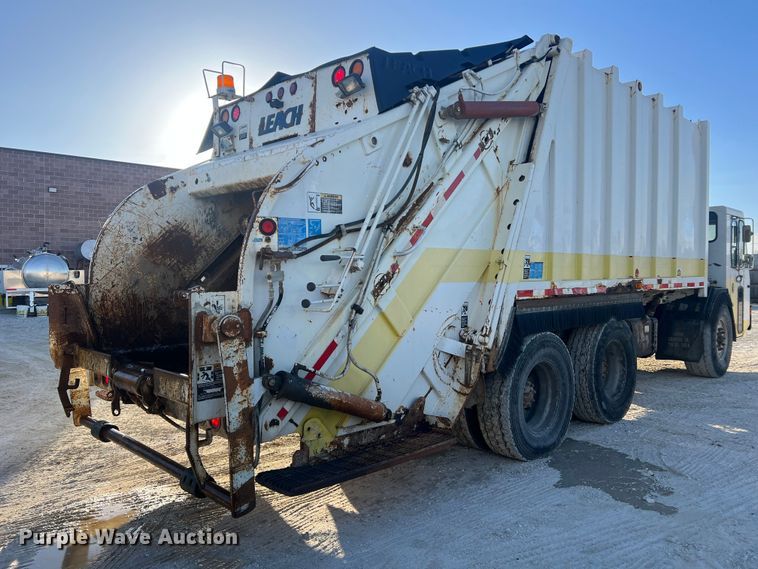 image for item MM9150 2002 Crane Carrier Low Entry  refuse truck