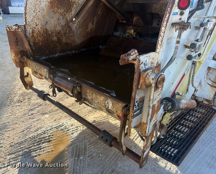 image for item MM9150 2002 Crane Carrier Low Entry  refuse truck