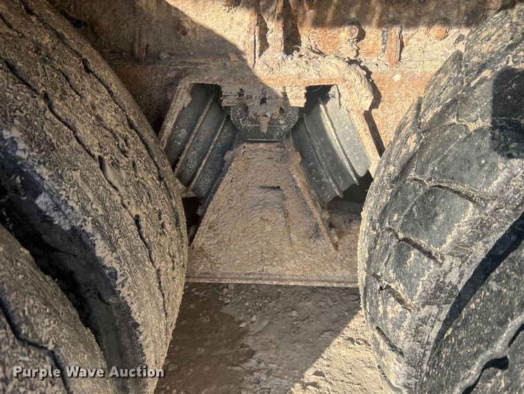 image for item MM9150 2002 Crane Carrier Low Entry  refuse truck