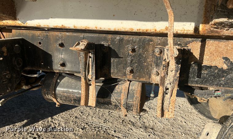 image for item MM9150 2002 Crane Carrier Low Entry  refuse truck