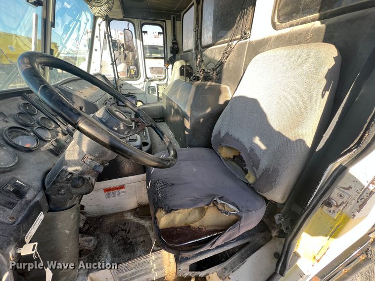 image for item MM9150 2002 Crane Carrier Low Entry  refuse truck