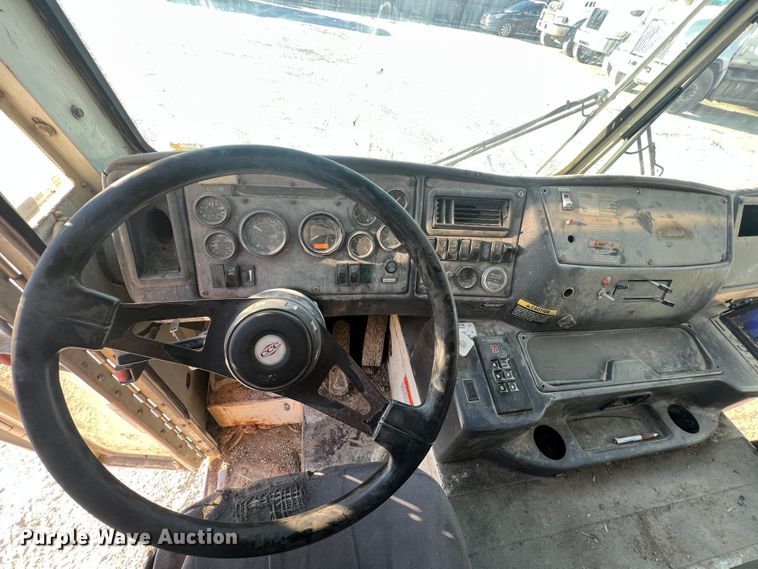 image for item MM9150 2002 Crane Carrier Low Entry  refuse truck