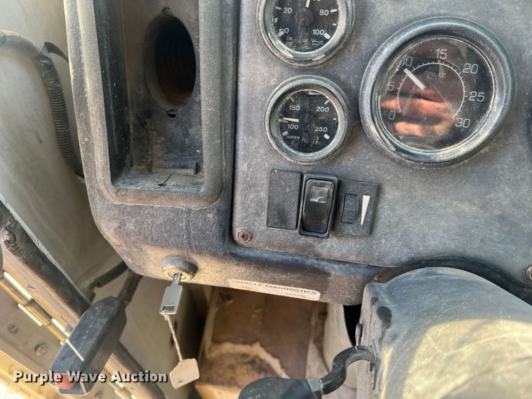 image for item MM9150 2002 Crane Carrier Low Entry  refuse truck