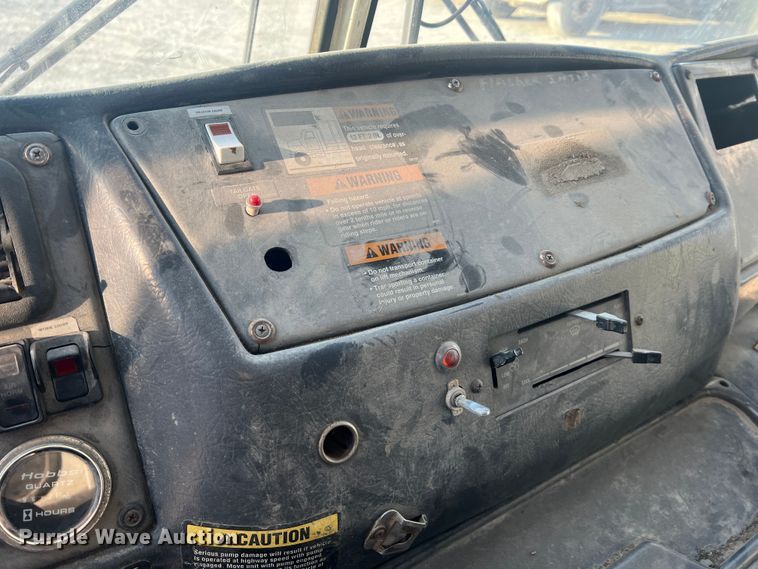 image for item MM9150 2002 Crane Carrier Low Entry  refuse truck