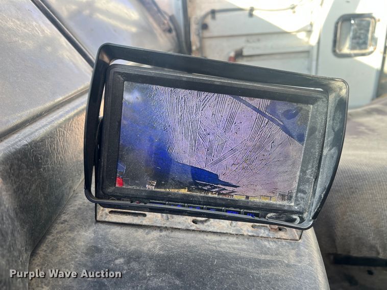 image for item MM9150 2002 Crane Carrier Low Entry  refuse truck