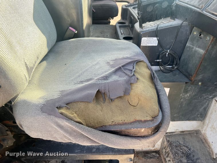 image for item MM9150 2002 Crane Carrier Low Entry  refuse truck