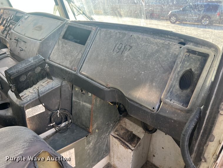 image for item MM9150 2002 Crane Carrier Low Entry  refuse truck