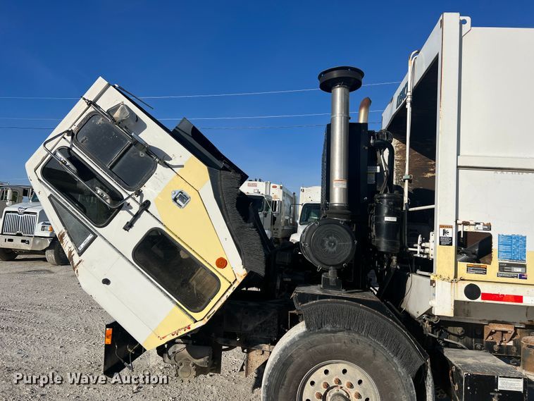 image for item MM9150 2002 Crane Carrier Low Entry  refuse truck