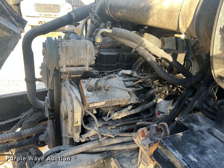 image for item MM9150 2002 Crane Carrier Low Entry  refuse truck