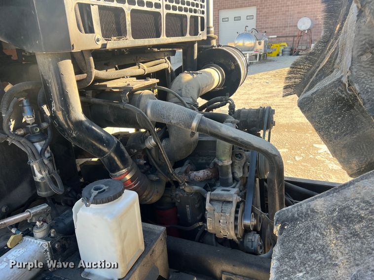 image for item MM9150 2002 Crane Carrier Low Entry  refuse truck