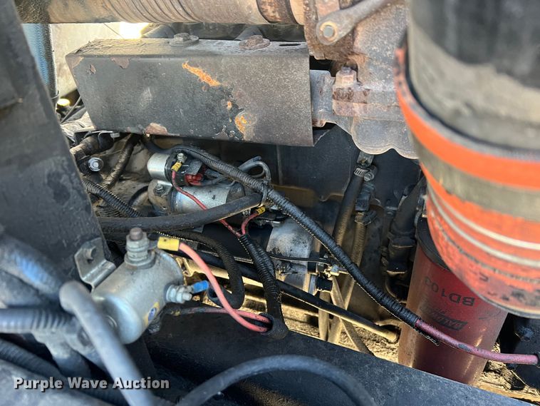 image for item MM9150 2002 Crane Carrier Low Entry  refuse truck