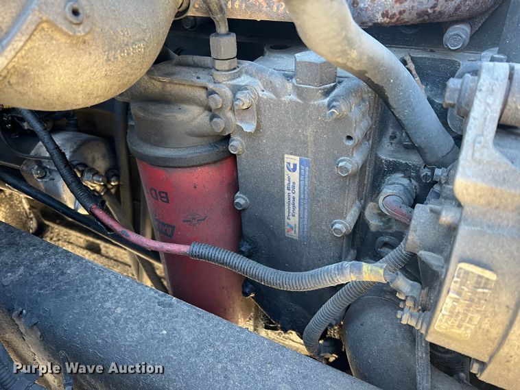 image for item MM9150 2002 Crane Carrier Low Entry  refuse truck