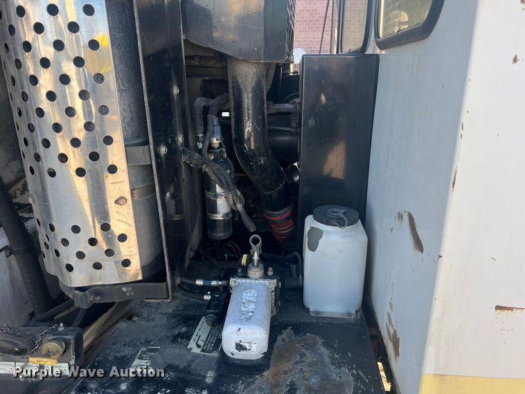 image for item MM9150 2002 Crane Carrier Low Entry  refuse truck