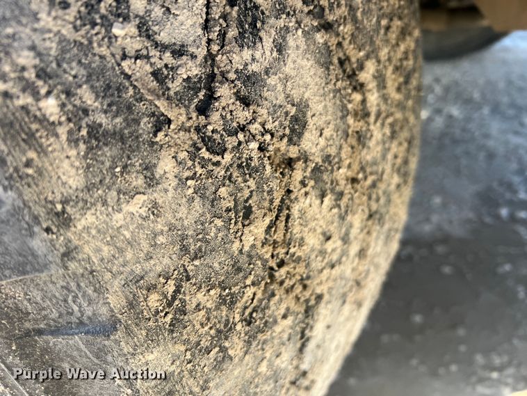 image for item MM9150 2002 Crane Carrier Low Entry  refuse truck