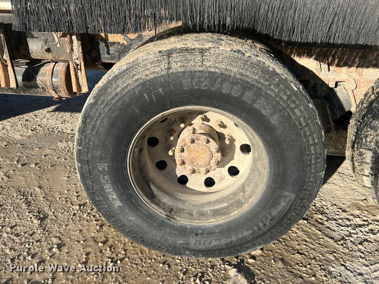 image for item MM9150 2002 Crane Carrier Low Entry  refuse truck