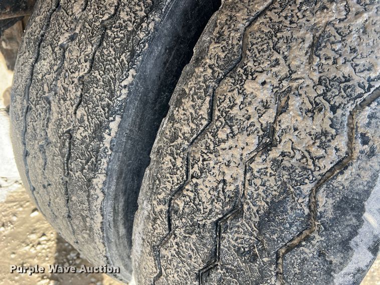 image for item MM9150 2002 Crane Carrier Low Entry  refuse truck