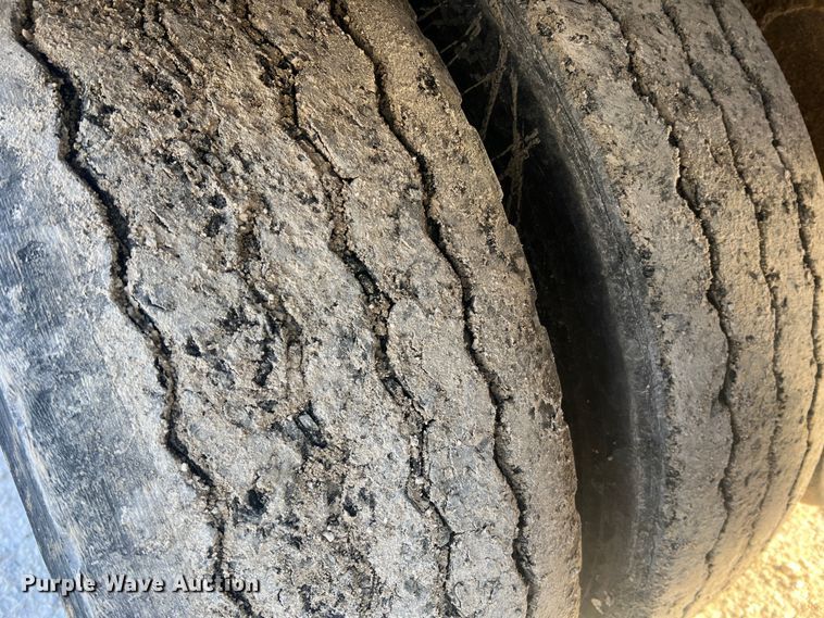 image for item MM9150 2002 Crane Carrier Low Entry  refuse truck