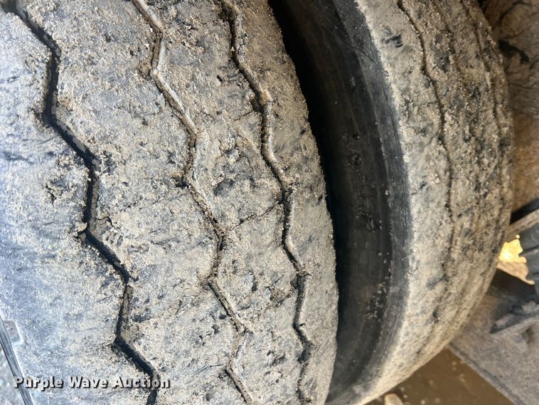 image for item MM9150 2002 Crane Carrier Low Entry  refuse truck